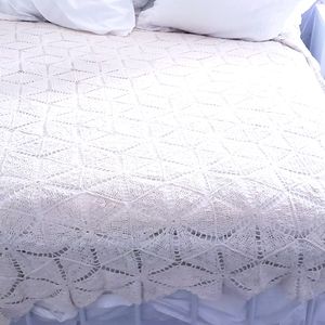 Vintage hand crotchet coverlet
